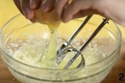 怎样在家自制美味的蓝莓酱乳酪派