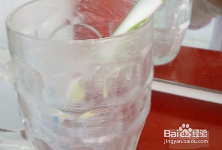 玻璃杯怎么洗透亮