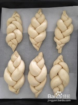 黄油香葱辫子面包的做法