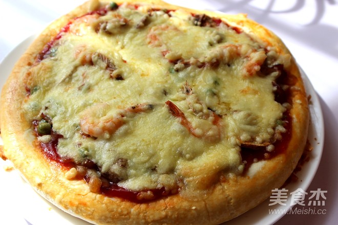 鲜虾菌菇熏肉披萨