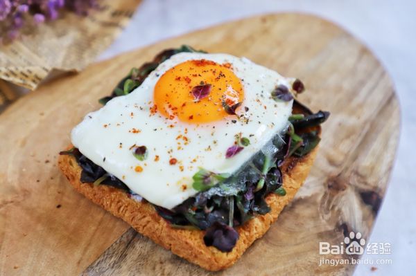 越吃越年轻：红苋菜长寿煎蛋三明治