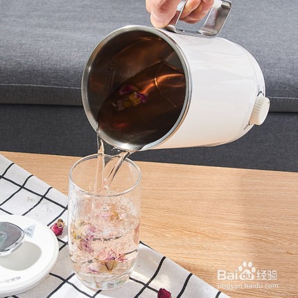 头发白了怎么变黑，让头发黑的好办法黑发的秘诀