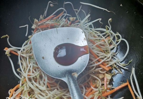 韭菜豆芽炒粉丝