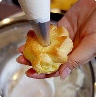 外表金黄酥脆，內馅香甜嫩滑--奶油泡芙