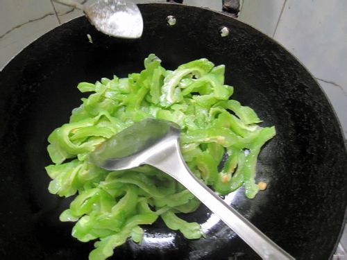 苦瓜炒蛋