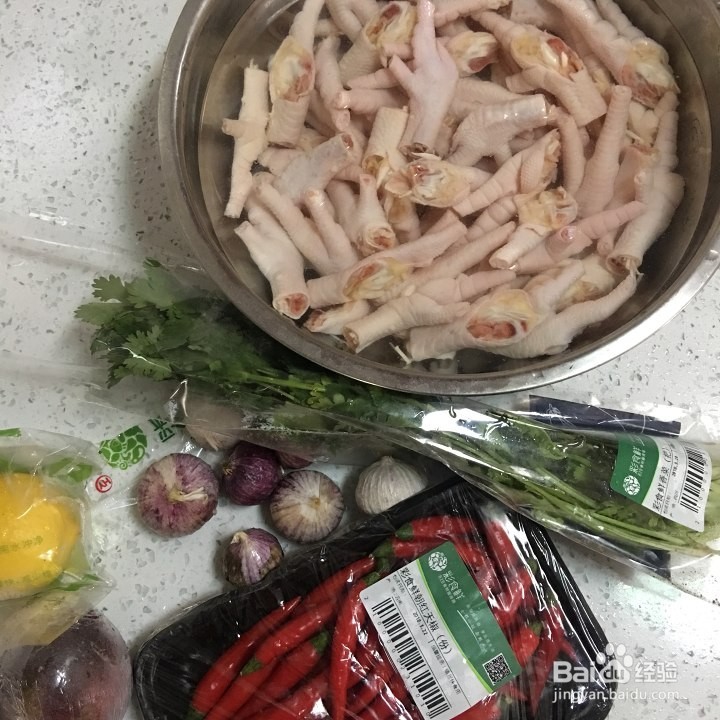如何做好吃的酸辣鸡脚