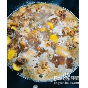 板栗焖鸡的做法