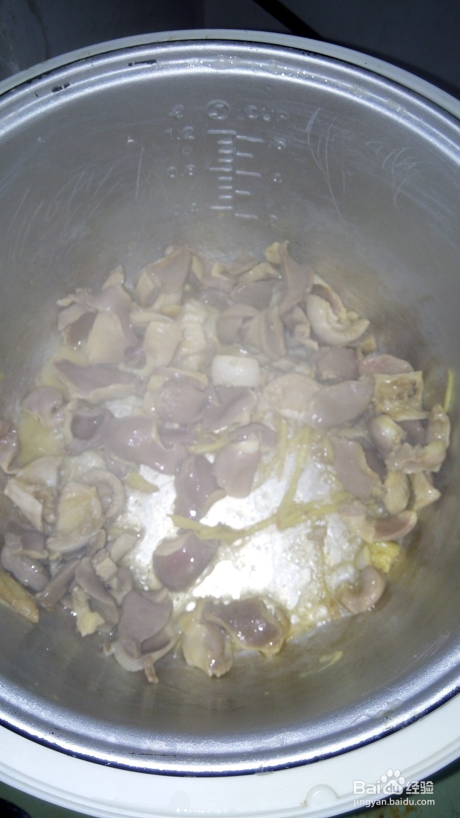 如何利用电饭煲煮鸡杂粉