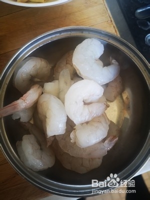 西芹炒虾仁的做法