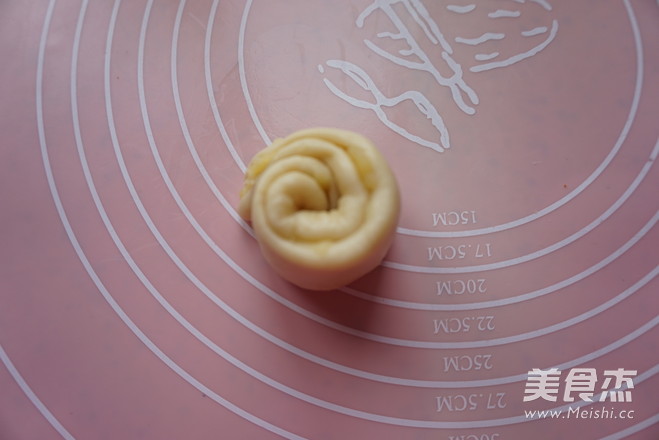 奶黄花环面包