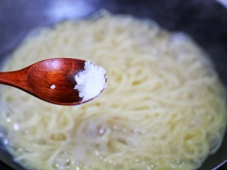 超快手的火腿意面