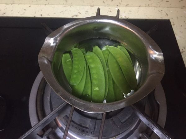 橄榄菜火腿面包