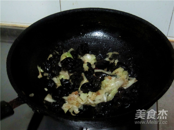 一道简单而独特的黑白菜