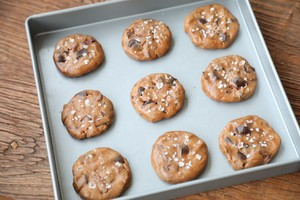 海盐巧克力大曲奇的做法