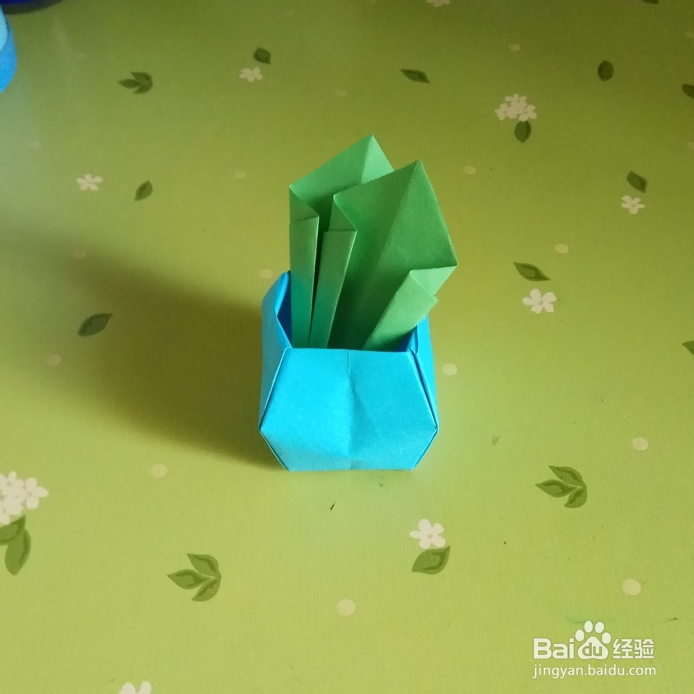 儿童智力手工制作方法:如何做美丽的花瓶收纳盒