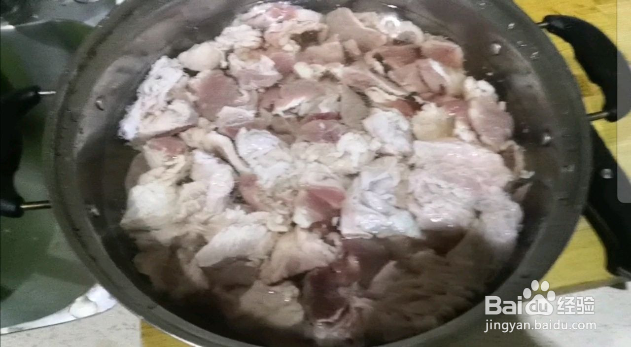 筋头巴脑牛肉火锅的做法