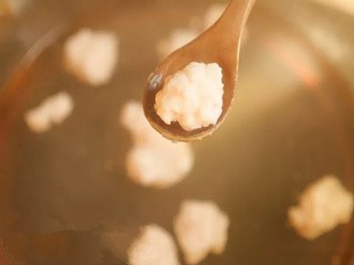 滑蛋炒虾球怎么做?