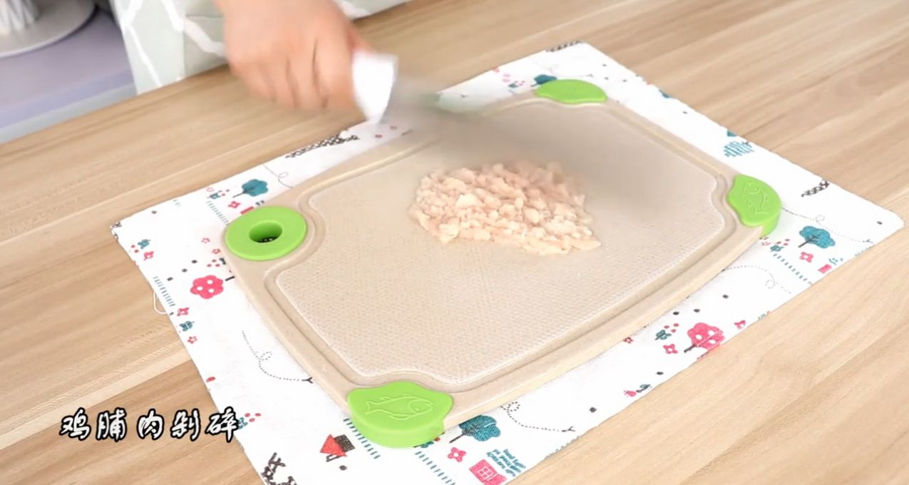 蛋抱米饭团子怎么做