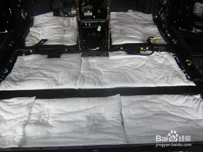 汽车音响改装：[12]汉兰达全车俄罗斯STP隔音