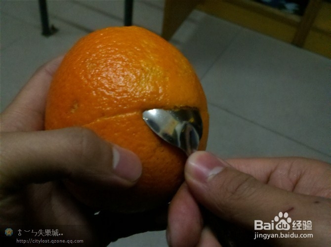 方便的剥橙皮方法