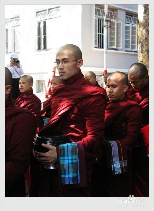 古老的缅甸马哈木尼寺游记