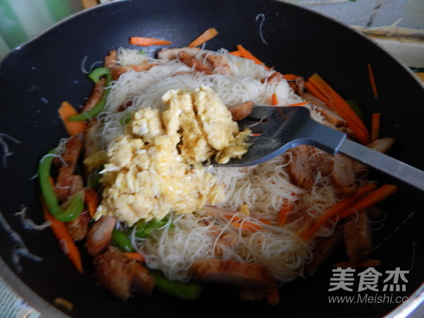 青椒鸡排炒米线