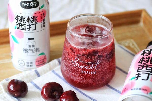 蜜桃车厘子气泡水