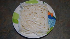 三文鱼乌冬面的做法。教你怎么做三文鱼乌冬面