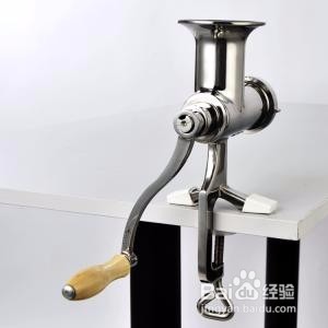 生姜汁去眼袋做法