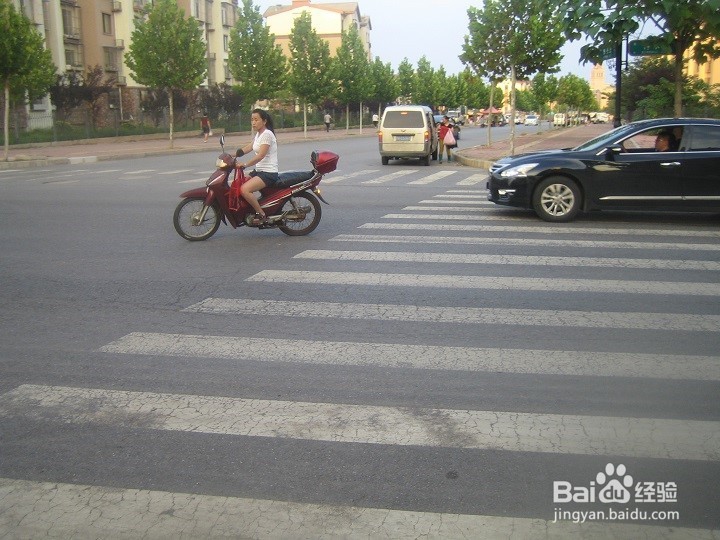 车辆在通道上行驶怎么保安全