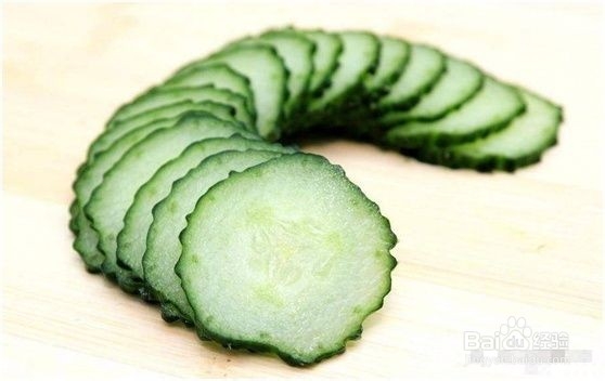 肿泡眼怎么消除