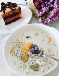 美味芋圆芒果椰汁西米露