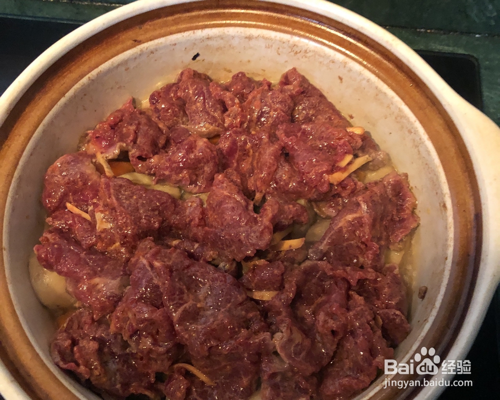 香香脆脆的沙茶牛肉草菇