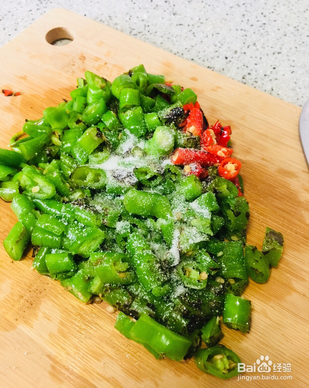 好吃到哭的尖椒皮蛋