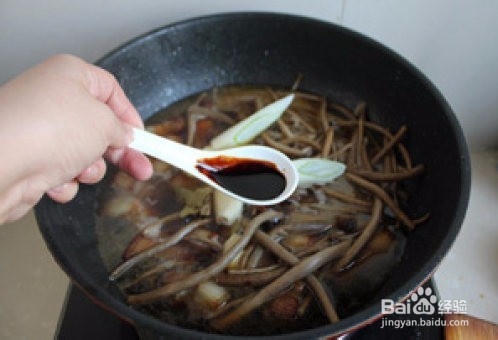 茶树菇红烧肉怎么做好吃？家常做法教程