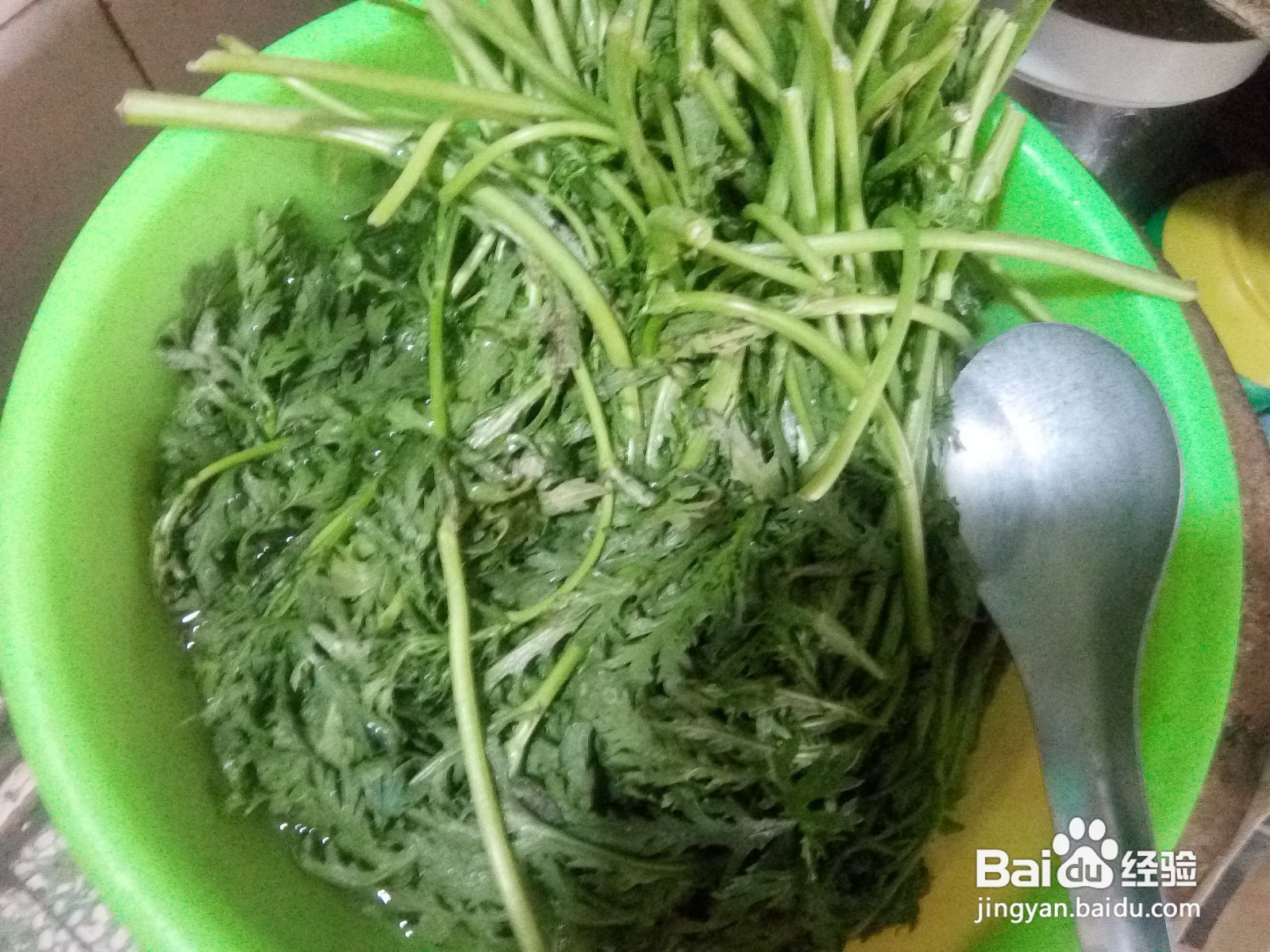 茼蒿鸡蛋干炒小肚