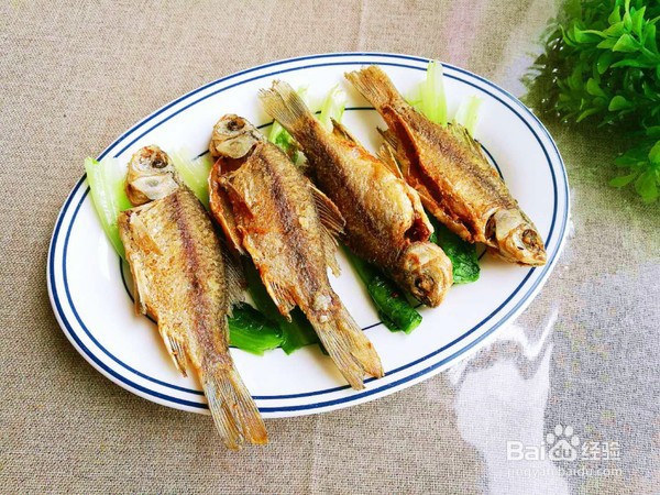 教你做香酥小鲫鱼