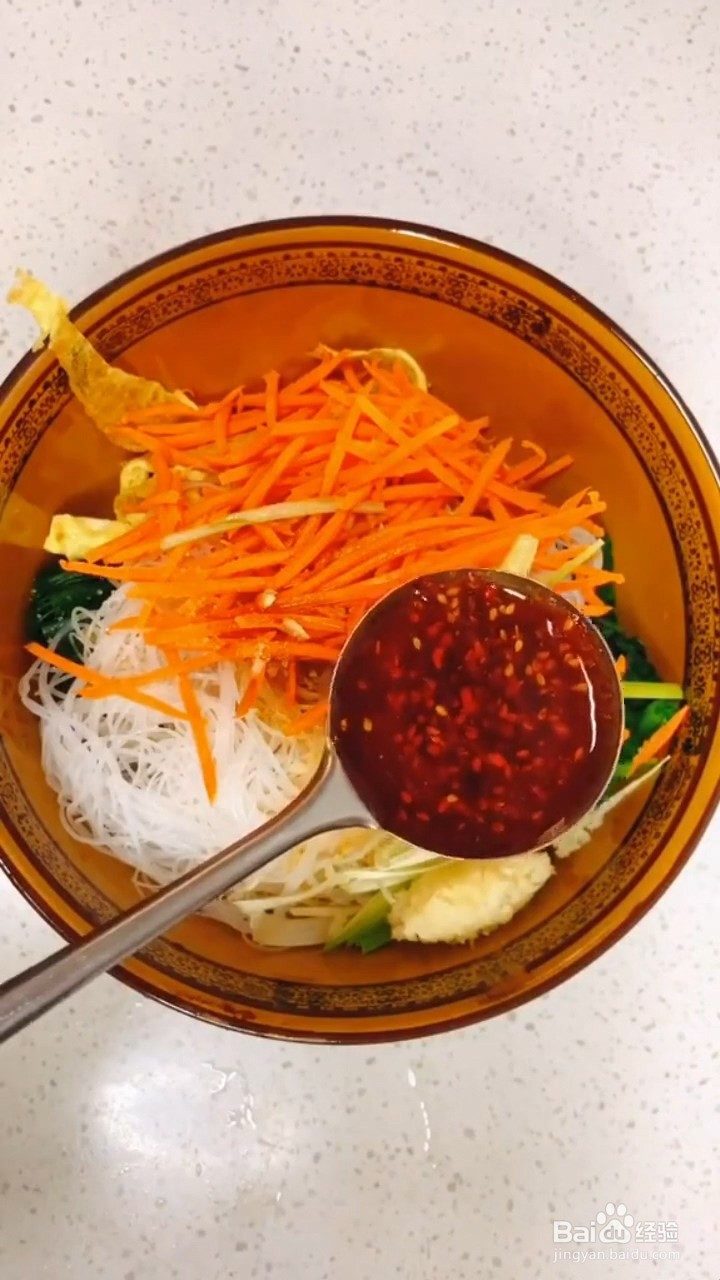 如何制作凉拌菠菜蛋皮粉丝