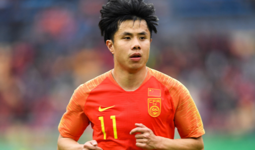 中国男足队长是谁