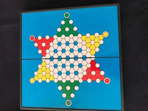 小孩玩的跳棋图纸是什么样的