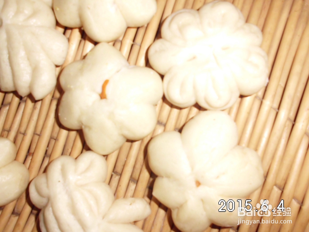 简单易学的银白菊花馒头做法