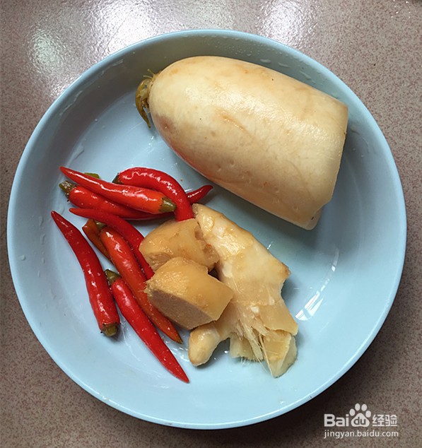 如何做出好吃的砂锅鸭肉煲