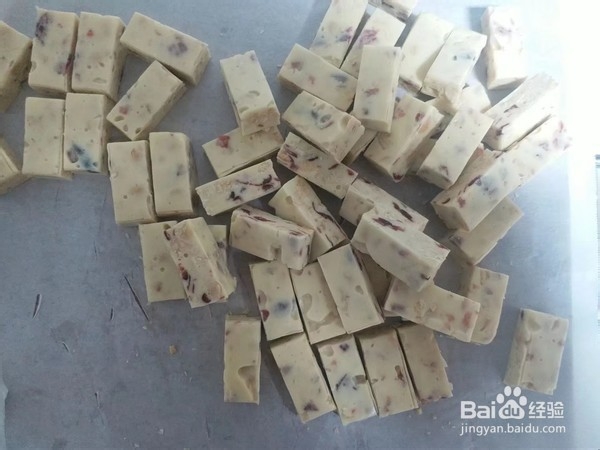 如何做出好吃美味嚼劲十足的蔓越莓花生牛轧糖