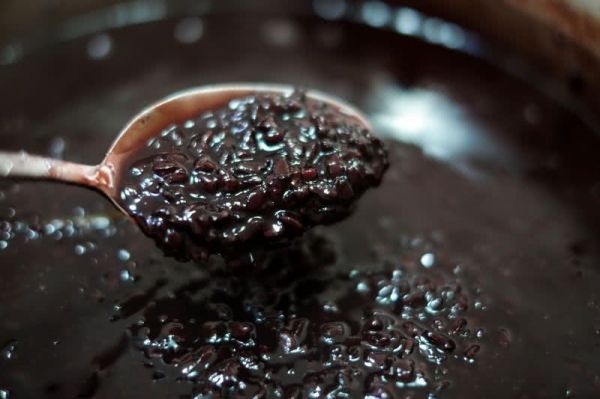 椰奶香兰黑米布丁