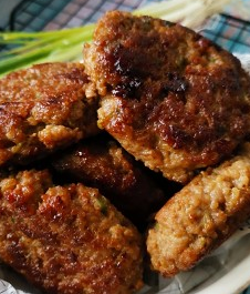 生酮多汁汉堡肉饼