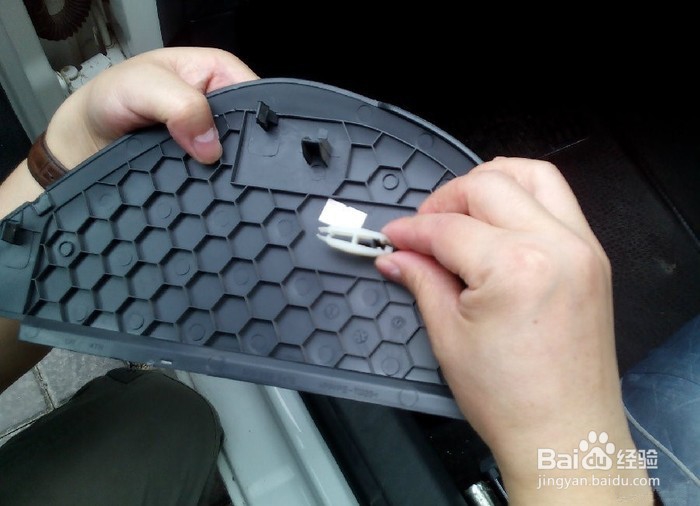 怎样安装防盗行车记录仪