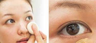 美妆达人示范完美底妆步骤教程