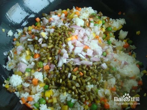 腊肉五彩饭