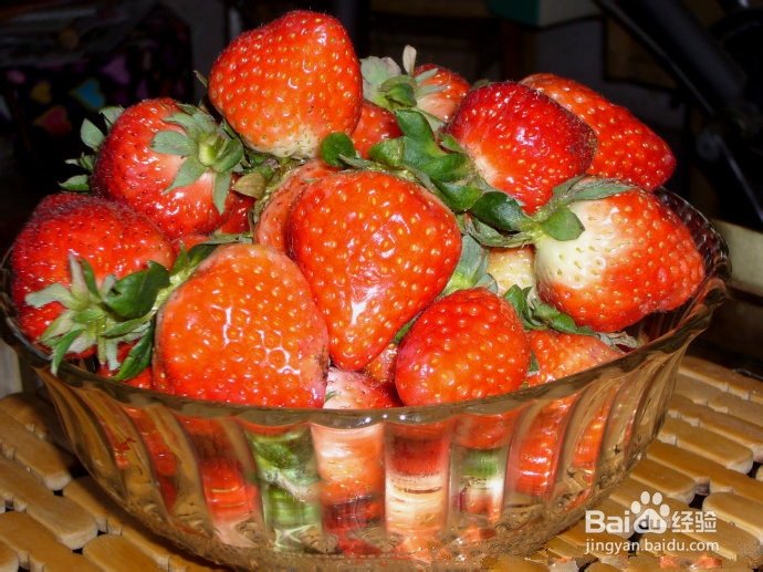 简易蛋糕的做法——草莓方蛋糕