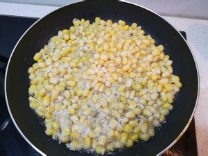 食补佳品黄金玉米烙的做法